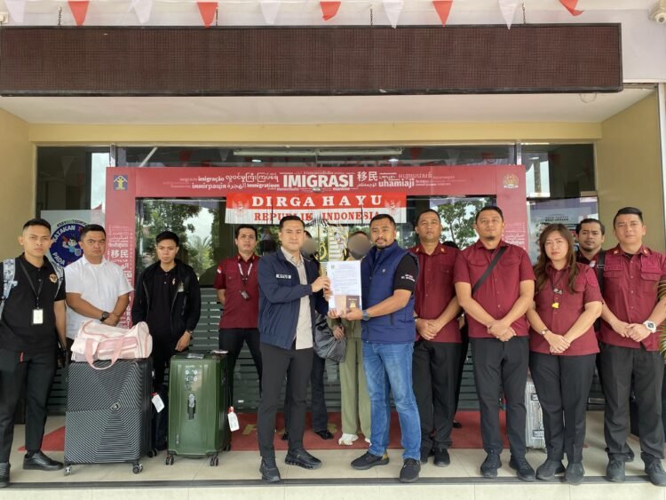 Imigrasi tangkap Buron Asal Filipina, Buru Dua Orang Lainnya 