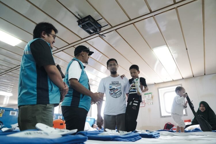 Sambut Idul Fitri 1446 H, PLN Berangkatkan 700 Peserta Program Mudik Aman Sampai Tujuan dari Balikpapan