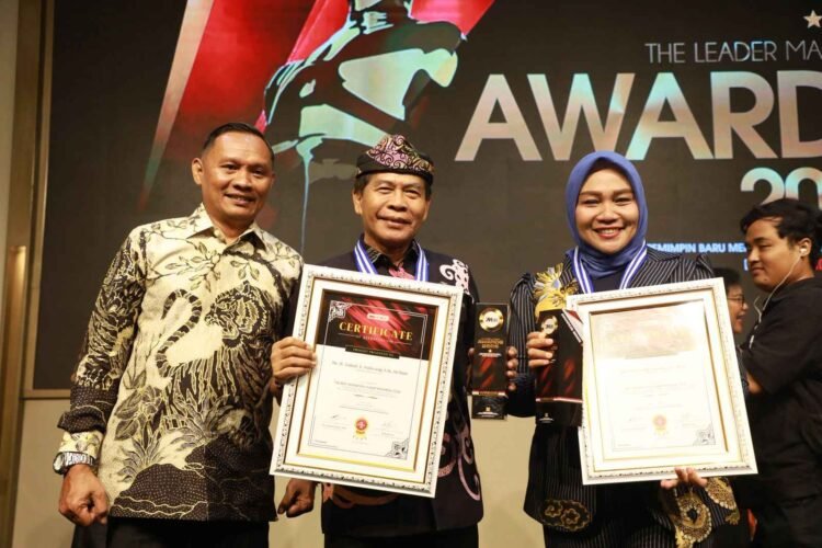 Dinilai Inovatif dan Menginspirasi, Gubernur Zainal Kembali Raih Penghargaan “The Best Innovation Leader Indonesia 2025” 
