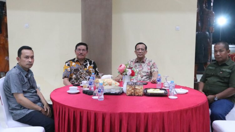 Kapolda dan PJU Polda Saksikan Pagelaran Wayang Kulit “Amarta Binangun”