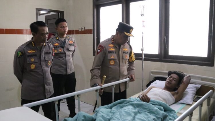 Kapolda Kaltara Kunjungi Mahasiswa Korban Insiden Aksi Unjuk Rasa, Polda Tanggung Biaya Pengobatan dan Tegaskan Komitmen Transparansi