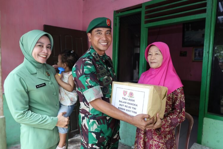 Momen HUT TNI Ke – 80, Kodim 0907/Tarakan Berbagi Sembako
