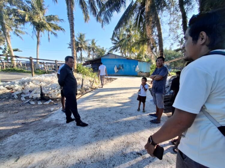 Warga RT 10 Pantai Amal Harap Betonisasi Jembatan Penghubung