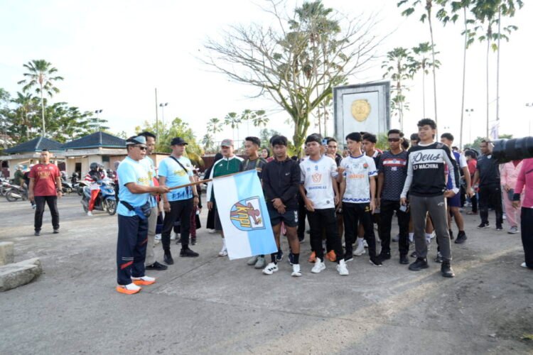 Wujudkan Masyarakat Sehat dan Semangat Persatuan Melalui Jalan Santai