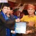 Walikota Tarakan Beri Penghargaan ke Wisudawan Predikat Cumlaude
