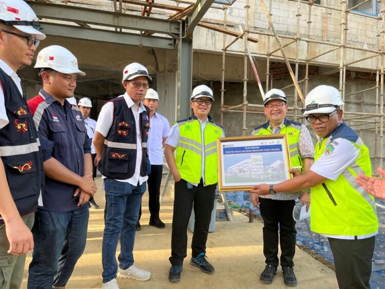 Tinjau Pembangunan RS Berahim Tideng Pale, Bupati Tekankan Pentingnya Kesiapan SDM