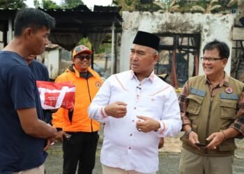 Walikota Serahkan Bantuan Kepada Korban Kebakaran di Aspol