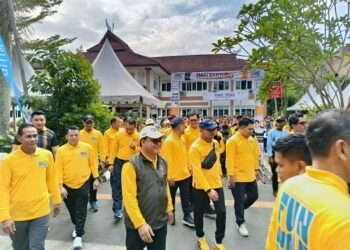 Semarak Hari Bakti ke-80, DPU Balikpapan Gelar Fun Walk Penuh Kebersamaan dan Semangat Sehat