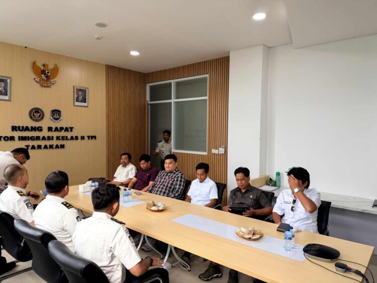 Komisi I DPRD Kunker di Imigrasi Tarakan, Apresiasi Inovasi Layanan Paspor 