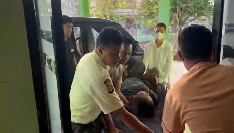 Seorang Ibu Pencari Rumput Diterkam Buaya, Personel Polres Gerak Cepat melakukan Penyelamatan