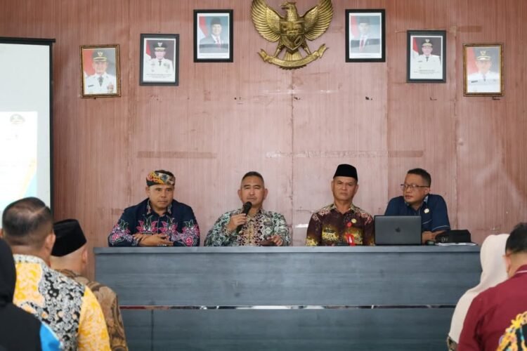 Pembinaan Pejabat Kecamatan, Walikota Tekankan Pentingnya Pelayanan yang Cepat dan Responsif