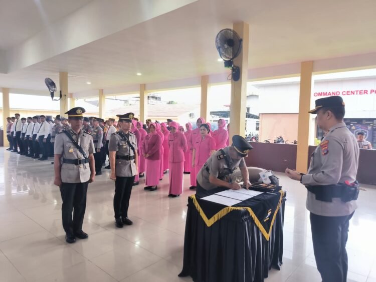 Kapolres Pimpin Upacara Sertijab Kabagops, Kabagren dan Kabaglog