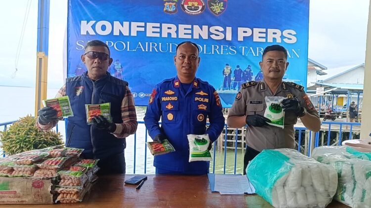 Satpolaiurd Gagalkan Penyelundupan Pangan Ilegal melalui Kapal Fery