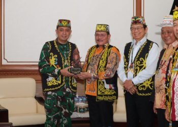Ketua LADKKU Ingkong Ala Temui Pangdam Mulawarman, Suarakan Harapan Pemuda Dayak Kenyah