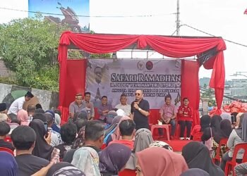 Deddy Sitorus Bagikan Ratusan Paket Sembako sekaligus Sosialisasikan Program Pemerintah