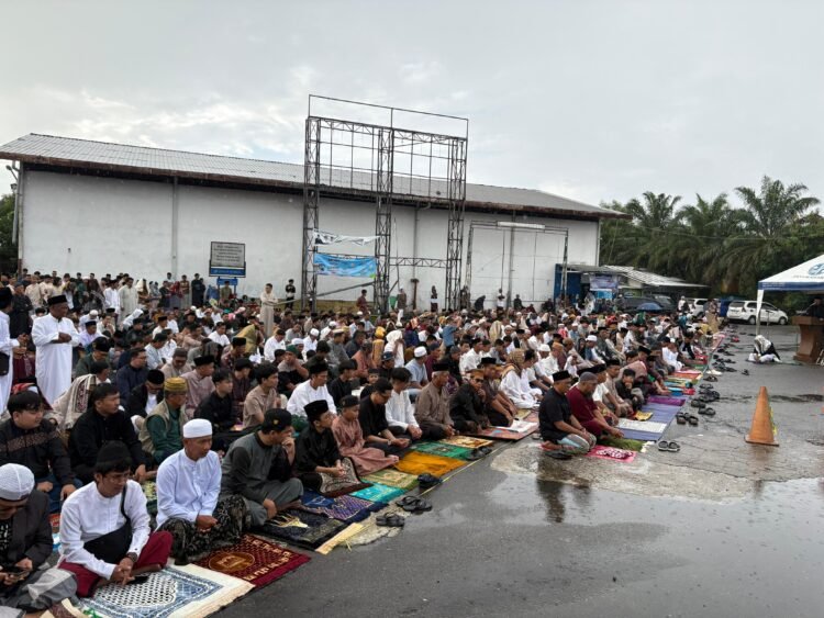 Jamaah Muhammadiyah Tarakan Khusyuk Gelar Sholat Idul Fitri 1447 H di Tengah Guyuran Hujan