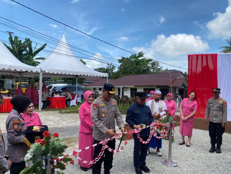 Polda Berikan Bantuan Bedah Rumah Presisi untuk Korban Kebakaran Aspol