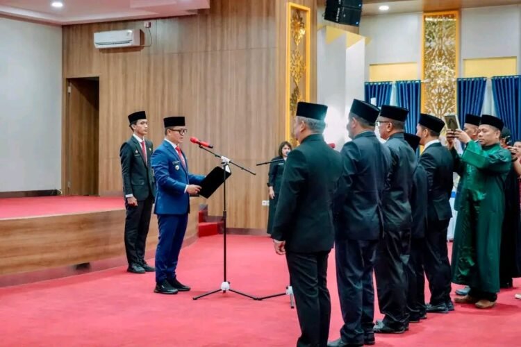 Lantik Pejabat Eselon II, Ibrahim Ali Titik Beratkan Kinerja Sejalan dengan Program Prioritas Daerah