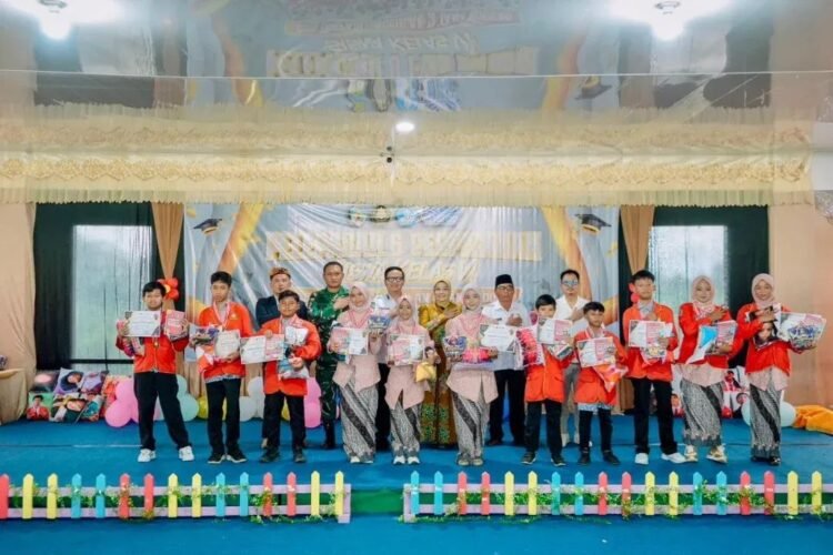 Hadiri Perpisahan Siswa SDN 013 Tana Tidung, Bupati Apresiasi Siswa yang Menyelesaikan Pendidikan Dasar