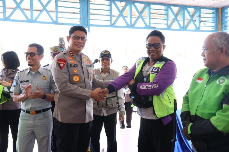 Kapolda Kaltara Hadiri “Polantas Menyapa” Bersama Mitra Ojek Online dalam Rangka Hari Bhayangkara ke-80