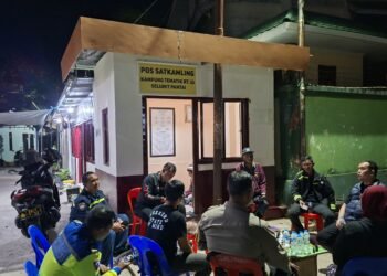 Kapolres Tarakan Tinjau Pos Kamling di Selumit Pantai, Dorong Peningkatan Keamanan Lingkungan