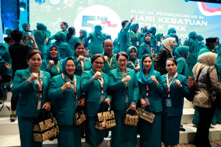 Semangat Kebersamaan Warnai Puncak HKG PKK, TP PKK Kaltara Siap Perkuat Peran Keluarga