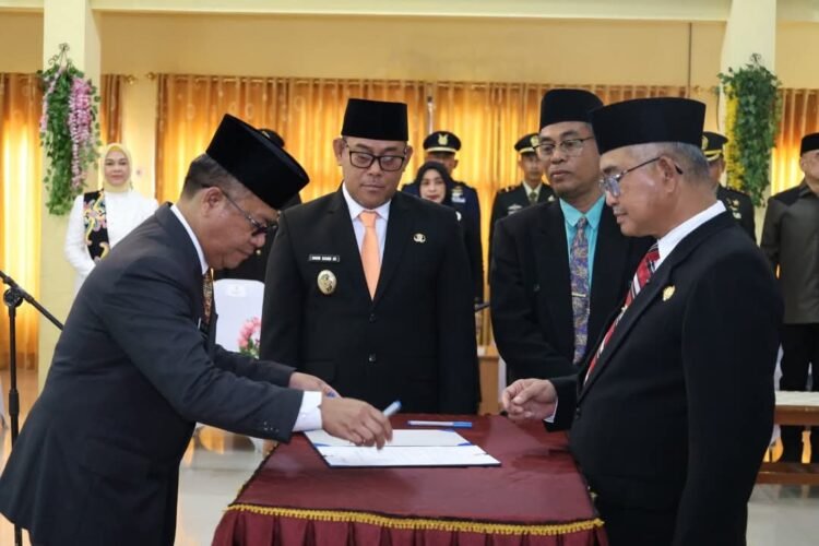 Khairul Titip Delapan Program Prioritas Kepada Sekda Baru