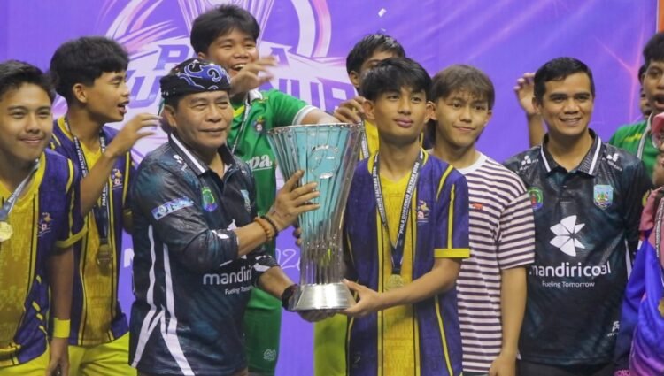 Tutup Turnamen Futsal Pelajar, Gubernur Motivasi Atlet Muda Raih Prestasi Lebih Tinggi