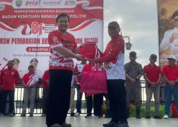 Ribuan Bendera Merah Putih Dibagikan, DPRD Bulungan Ajak Warga Ikut Berpartisipasi