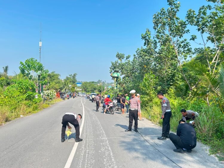 Diduga Rem Blong, Truk Oranye Tabrak NMAX di Gunung Selatan, Satu Orang Tewas