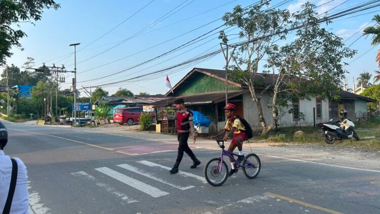 Dit Samapta Polda Kaltara Gelar Strong Point Pagi, Ciptakan Kamseltibcar Lantas dan Rasa Aman Masyarakat