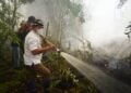 Gubernur Turun Langsung Padamkan Karhutla di Selimau 