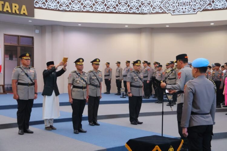 Kapolda Kaltara Pimpin Upacara Serah Terima Jabatan Irwasda dan Kabid TIK
