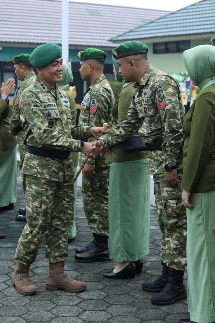 Resmi Naik Pangkat, 14 Prajurit Kodim 0907/Tarakan Diminta Jadikan Tugas Sebagai Ibadah