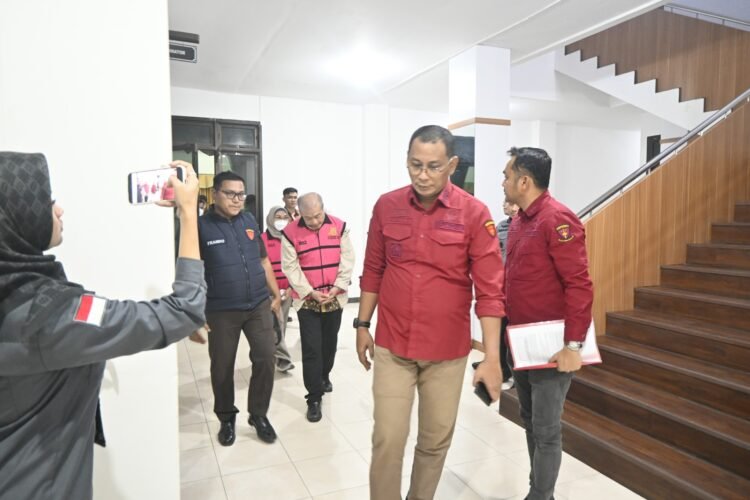 Skandal Kredit Rp759 Miliar di Kaltara: Pejabat Bank PT BRI dan Bos Sawit Resmi Berbaju Tahanan