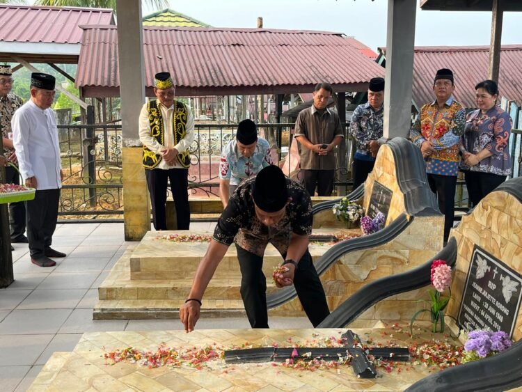 HUT ke-66 Bulungan, Bupati Syarwani Ziarah ke Makam Pemimpin Terdahulu
