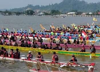 Festival Sungai Kayan 2026 Resmi Dibuka, 122 Perahu dan 3.500 Pendayung Siap Adu Cepat