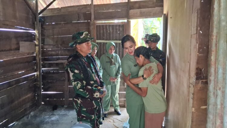 Tak Ingin Cristina Berjuang Sendiri, Dansatgas TMMD ke-130 Tarakan Datang Membawa Sembako dan Harapan