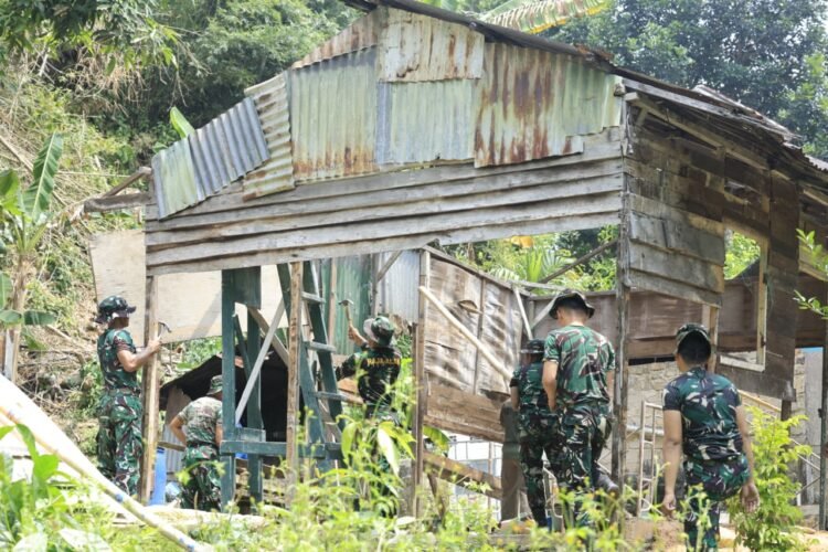 Material Siap, Rehab Rumah Cristina dalam Program TMMD Tarakan Berlanjut
